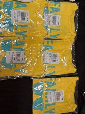 The Children's Place Yellow Tee with Teal Graphic